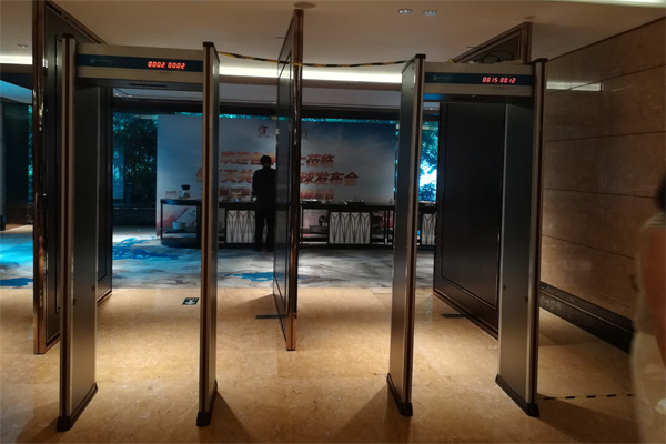 《天天共行》全球发布会使用SD-600型金属探测门强化安检[图]