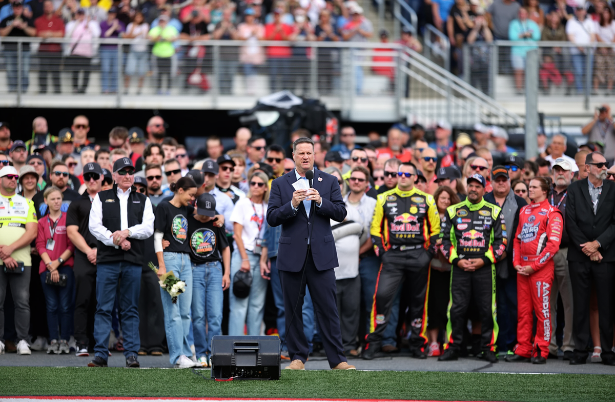 TOP1体育入口 - NASCAR 将为凯尔·布什举办公开追悼会，时间地点全解析 - TOP1体育 配图